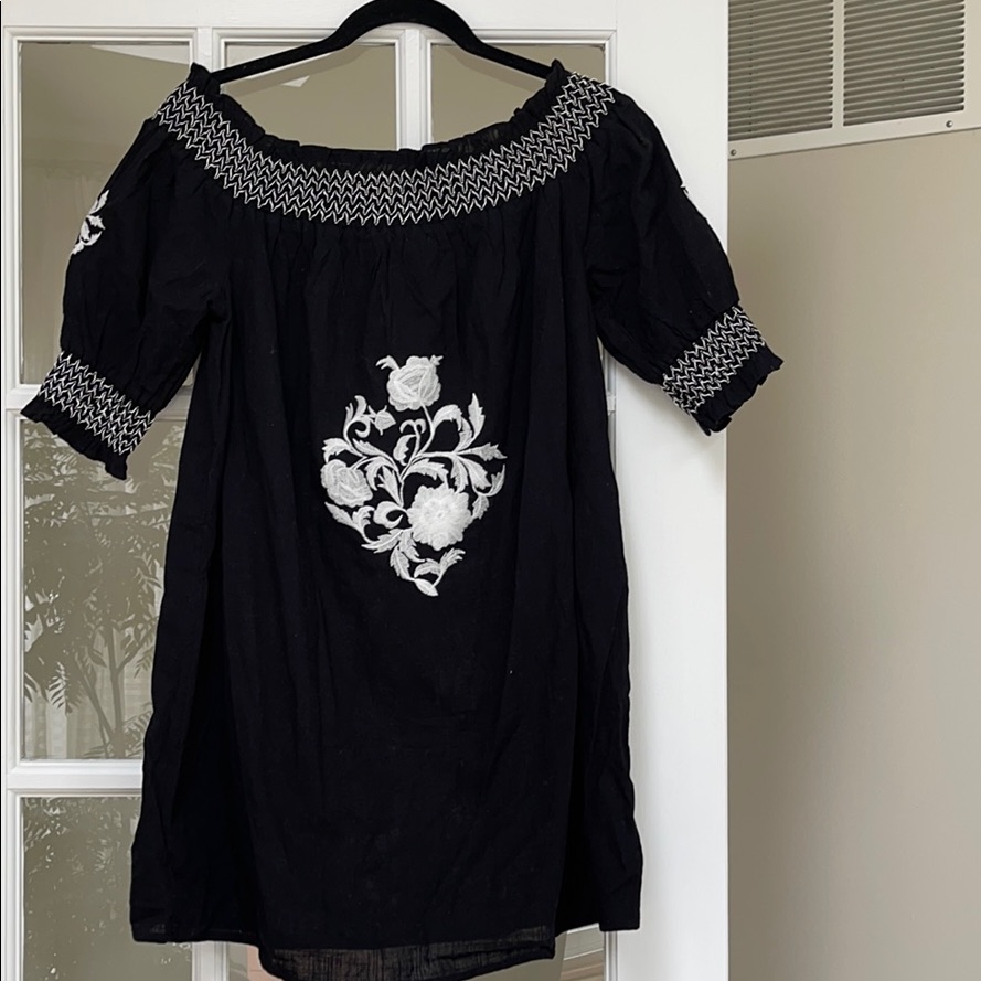 Brand New Dorothy Perkins Off Shoulder Top